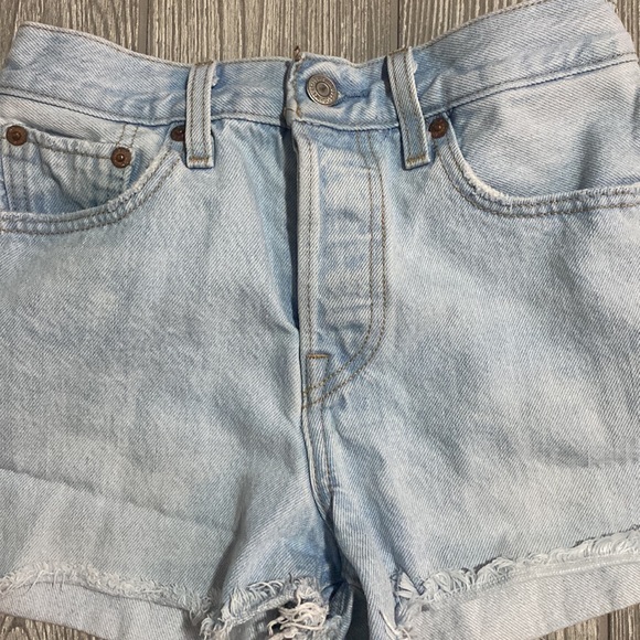 Levi’s Wedgie Jean Shorts Size 24 - Picture 2 of 7